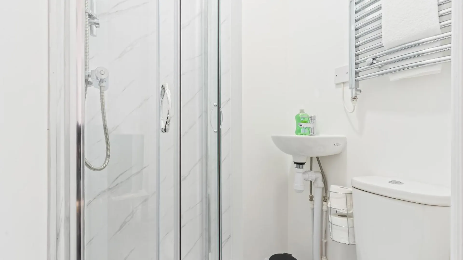 4 Bedroom 4 Bathroom House - Prime Location - Free Parking, Fast Wifi And Smart Tvs By Yoko Property Redcar